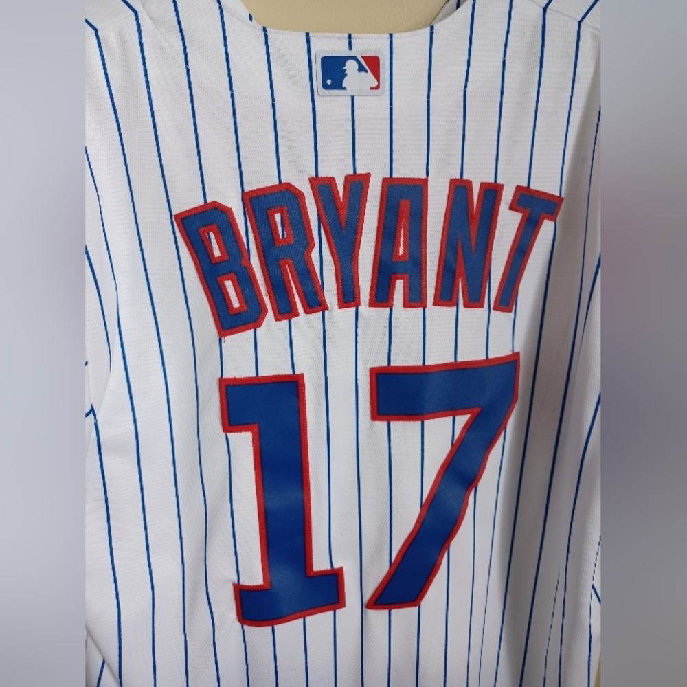 Men's Size Large Chicago Cubs Kris Bryant #17 Majestic MLB Baseball Jersey - Picture 7 of 10
